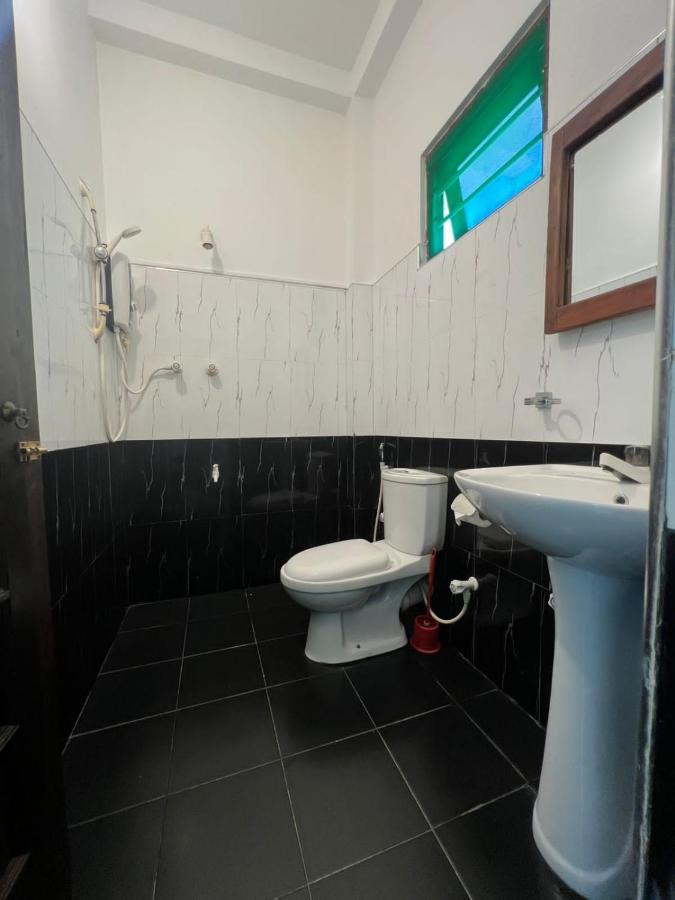 Pineapple Surf Hotel Ahangama Ngoại thất bức ảnh