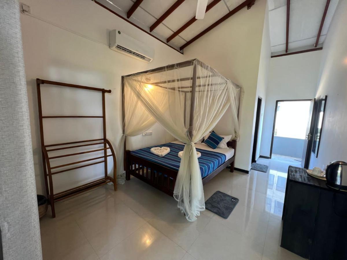 Pineapple Surf Hotel Ahangama Ngoại thất bức ảnh