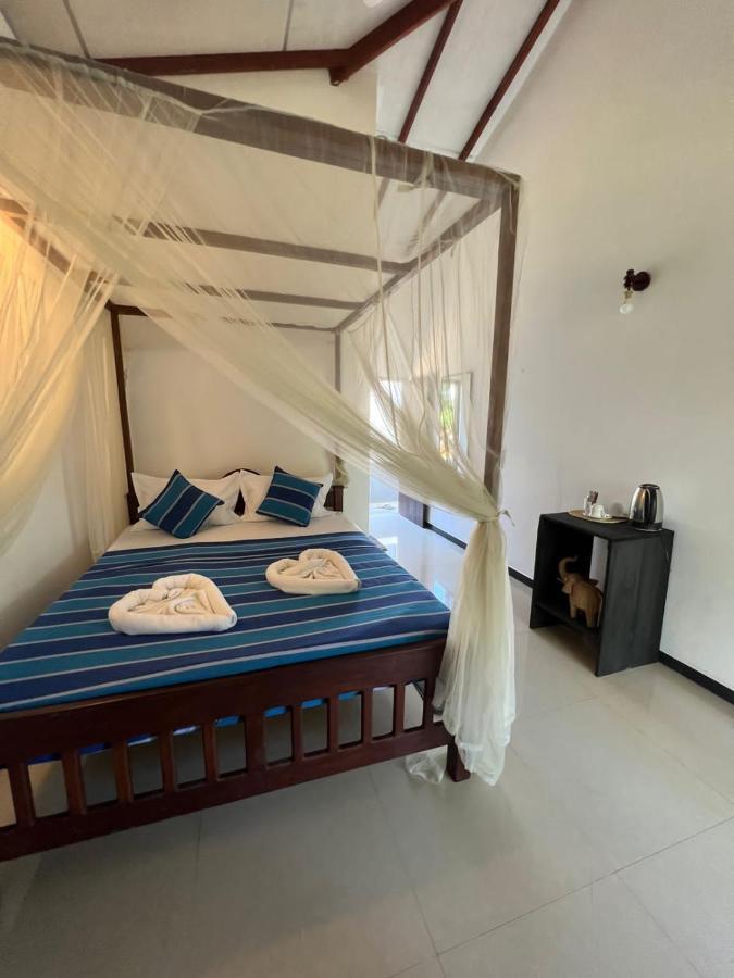 Pineapple Surf Hotel Ahangama Ngoại thất bức ảnh