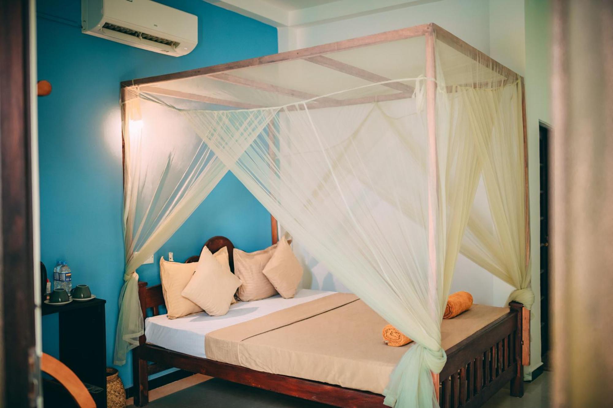 Pineapple Surf Hotel Ahangama Ngoại thất bức ảnh