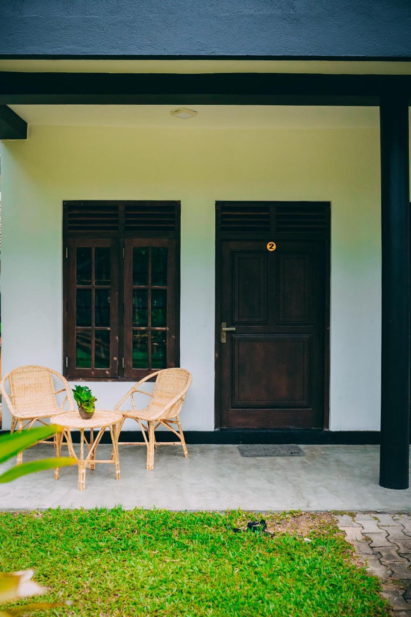 Pineapple Surf Hotel Ahangama Ngoại thất bức ảnh